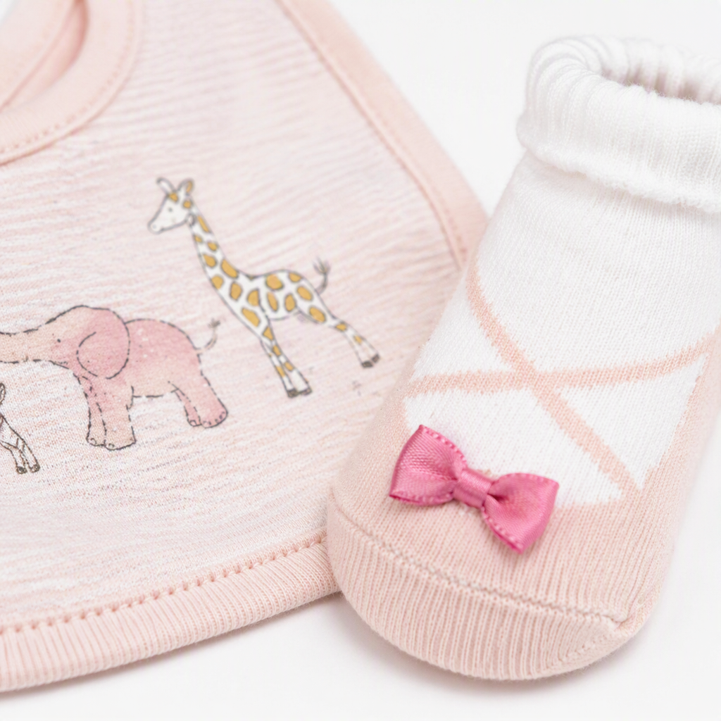 «Rosa Safari»-Lätzchen & Söckchen Geschenkset – 4-teilig