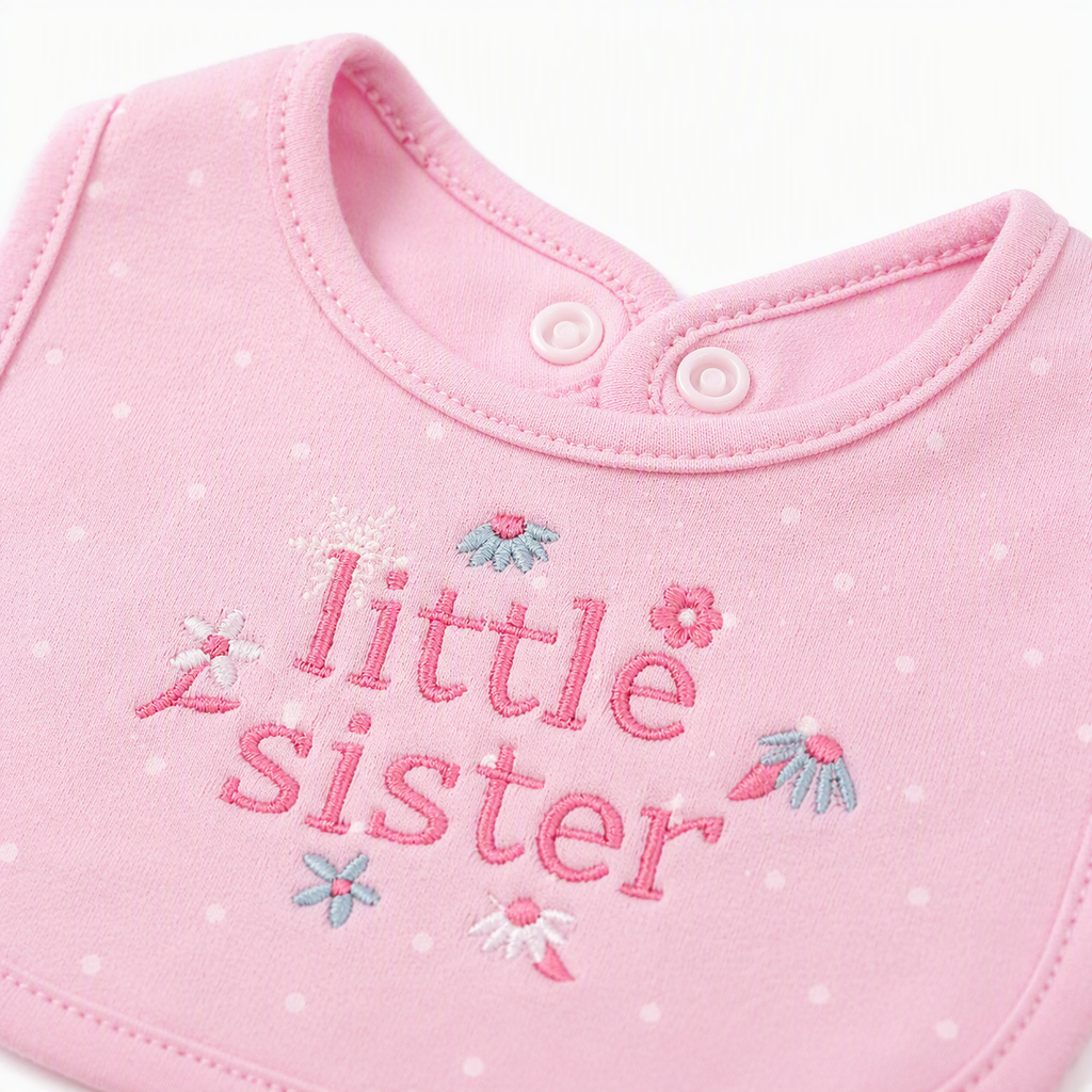«Little Sister»-Lätzchen & Söckchen Geschenkset – 4-teilig